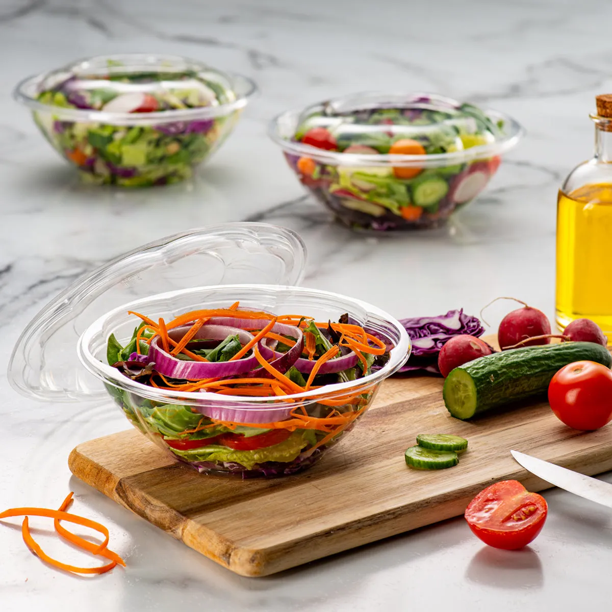 24 oz. Plastic Salad Bowls To-Go With Airtight Lids