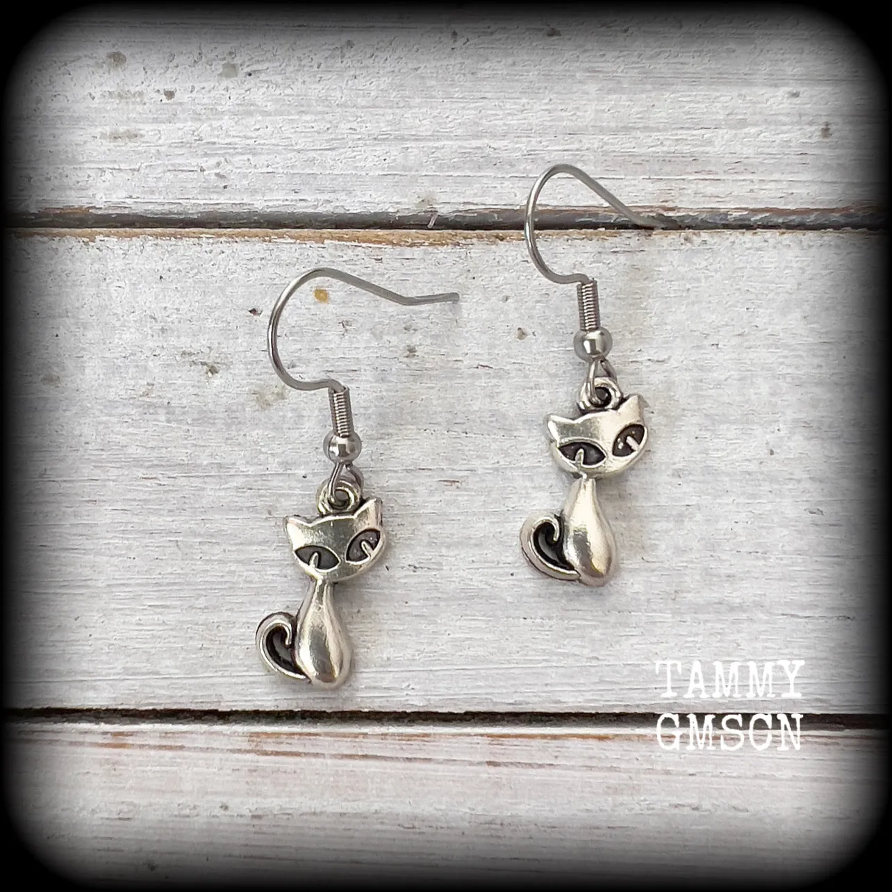MCM cat earrings-Retro cat earrings